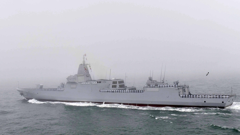 &ldquo;南昌&rdquo;號(hào)導(dǎo)彈驅(qū)逐艦接受檢閱