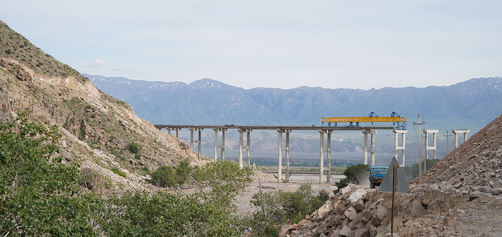 通訊：雪山腳下有條&ldquo;中國路&rdquo;
