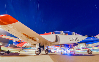 夜航｜戰(zhàn)鷹試翼，有你想不到的美